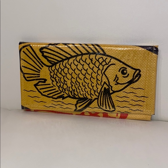 Torrain Vegan Recycled Sustainable Clutch Wallet - Picture 1 of 8